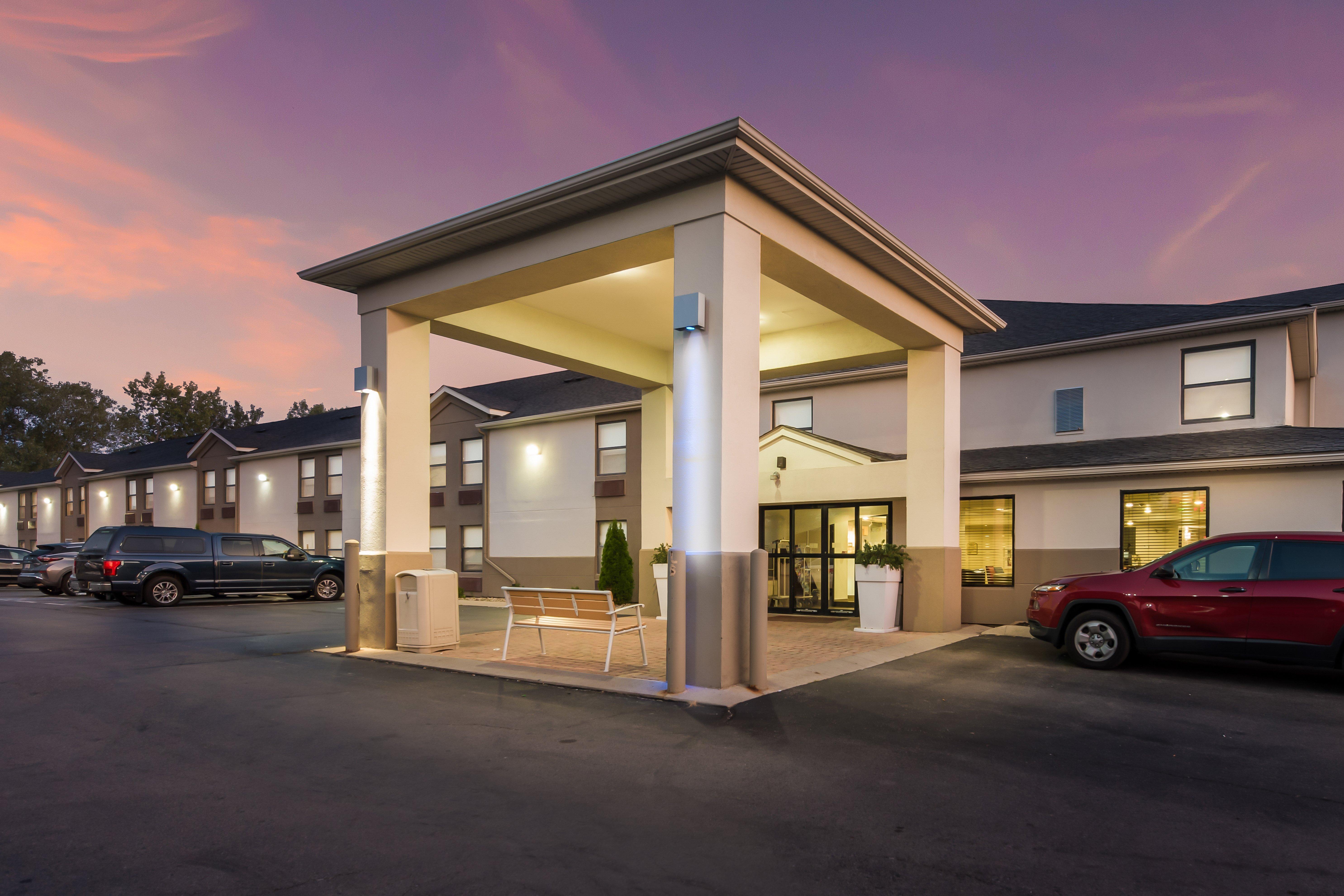Holiday Inn Express London-I-70 By Ihg Екстер'єр фото